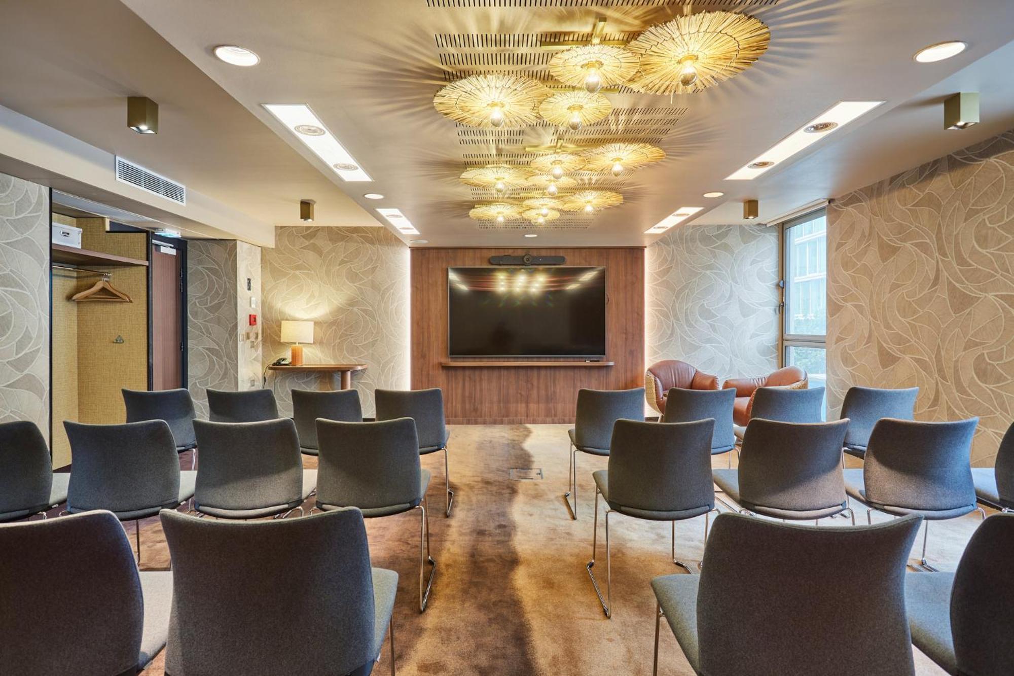 Voco Paris - Porte De Clichy By Ihg Экстерьер фото